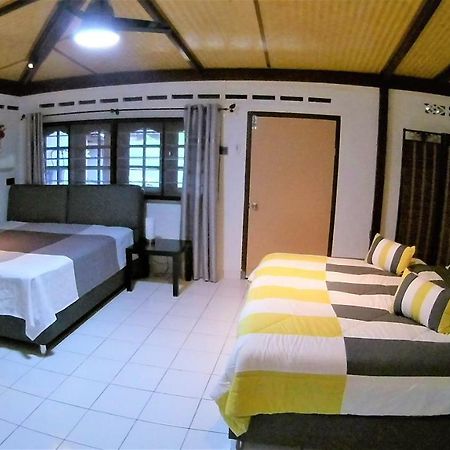 Sabandy House B&B Padang Mat Sirat Buitenkant foto